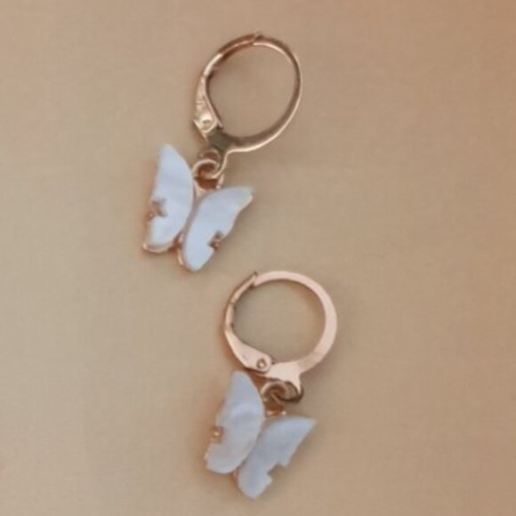 Butterfly Gold White Dangle Earrings Charm Women Fashion Casual Formal Jewelry - Picture 2 of 2